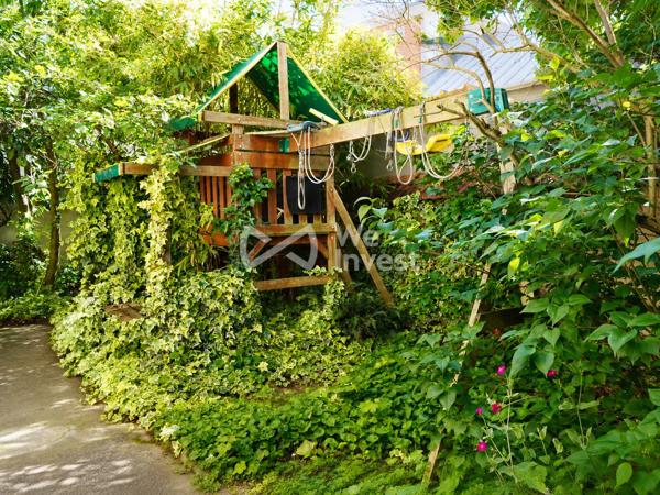 Maison individuelle non mitoyenne avec 3 chambres, terrasse et garage