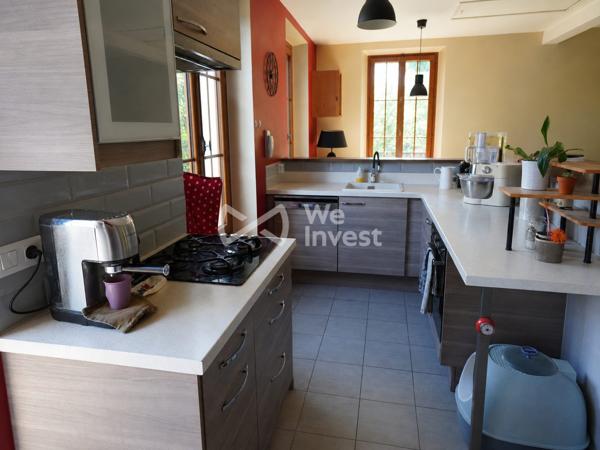 Maison individuelle non mitoyenne avec 3 chambres, terrasse et garage