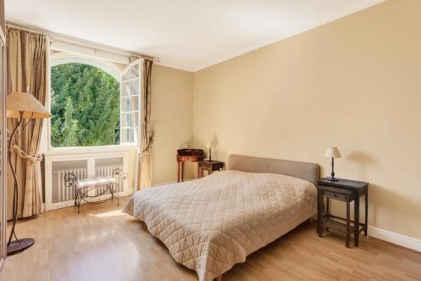 Maison Suresnes - RAGUIDELLES