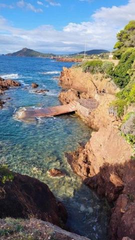 Duplex pieds dans l'eau à Anthéor