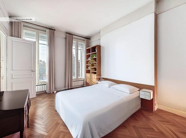 Grand appartement familial T4 de 140 M2 avec de vastes pièces.