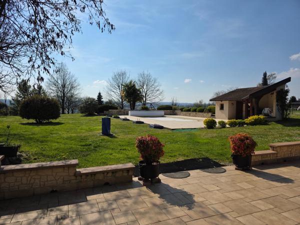 Exclusivité Les Avenières. Maison + dépendance