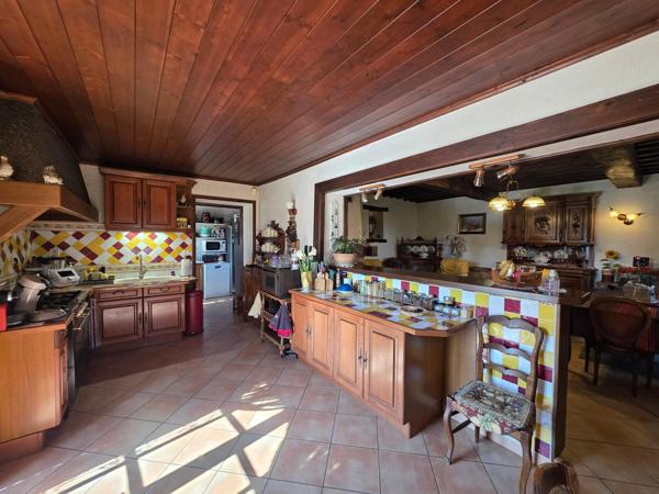 Exclusivité Les Avenières. Maison + dépendance