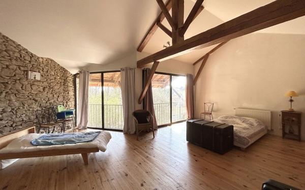 Maison à vendre    5 pièces • 170 m2 Génissieux