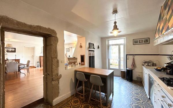 Maison à vendre    5 pièces • 170 m2 Génissieux