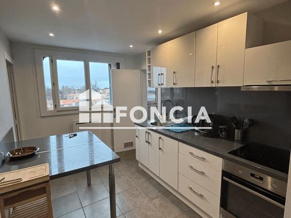 Location Appartement meublé 4 pièces 82.05 m² - RESIDENCE LES VERGERS, 8 RUE DOCTEUR ROUX Eysines 33310