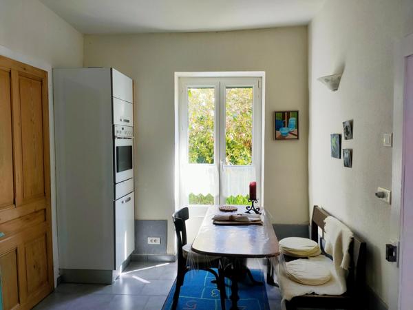 Jolie maison de maître rénovée à CHAMBLAY ( JURA)