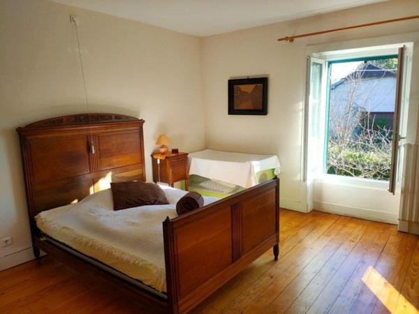 Jolie maison de maître rénovée à CHAMBLAY ( JURA)