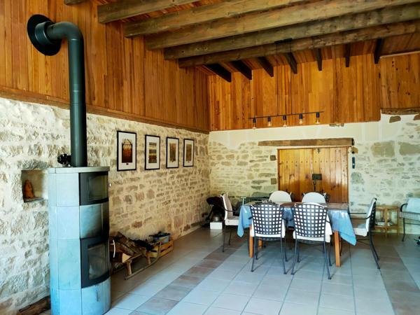 Jolie maison de maître rénovée à CHAMBLAY ( JURA)