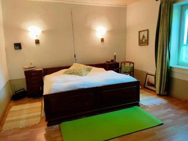 Jolie maison de maître rénovée à CHAMBLAY ( JURA)