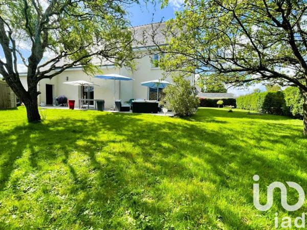 Maison 8 pièces de 253 m² à Longuenée-en-Anjou (49770)