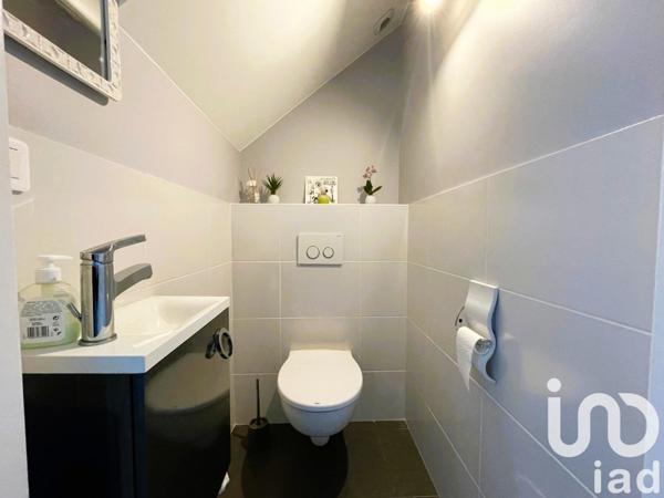 Maison 8 pièces de 253 m² à Longuenée-en-Anjou (49770)