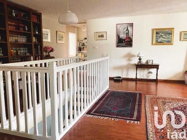 Maison 8 pièces de 253 m² à Longuenée-en-Anjou (49770)