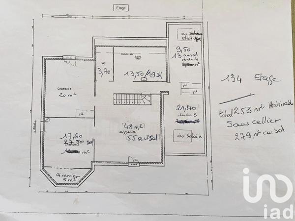 Maison 8 pièces de 253 m² à Longuenée-en-Anjou (49770)