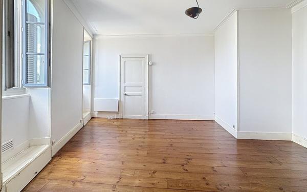 Appartement à vendre    2 pièces • 48,49 m2 Pau