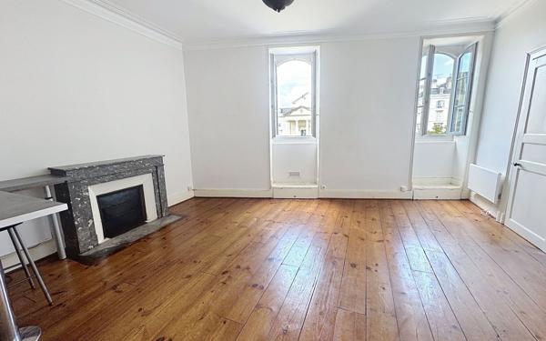 Appartement à vendre    2 pièces • 48,49 m2 Pau