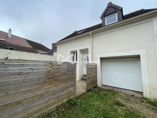 Maison de village  - Garage - jardin, située à Pommeuse !!