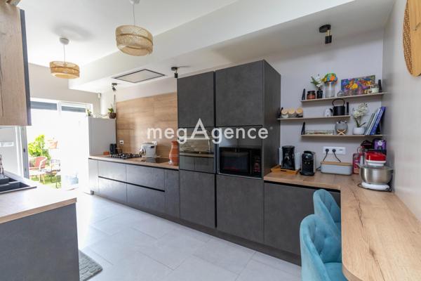 Maison à DEVILLE-LES-ROUEN, 76250 - 8 pièces 221m²