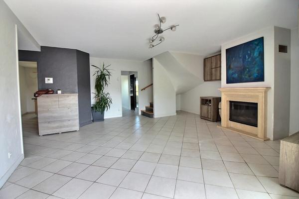 Appartement 5 pièces LYON 3 avec grand garage et balcon à vivre au dernier étage