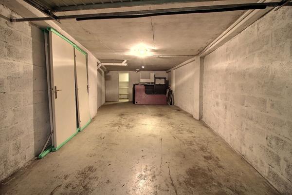 Appartement 5 pièces LYON 3 avec grand garage et balcon à vivre au dernier étage