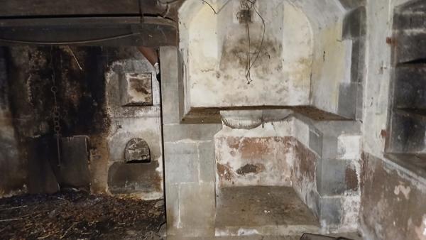 MAISON AUVERGNATE A RENOVER Le Vigean (15200)