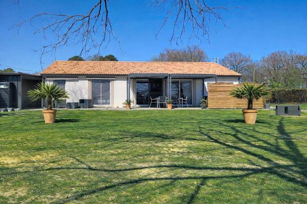 Contemporaine avec grand salon et belles prestations