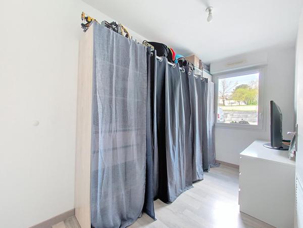 Contemporaine avec grand salon et belles prestations