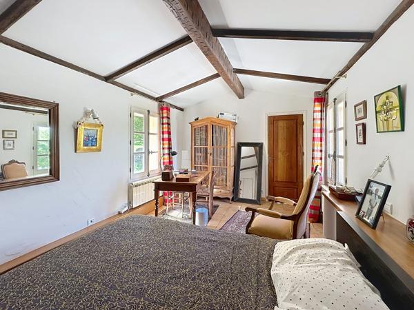 Maison de Maître sur 12000 m2 à Hyères