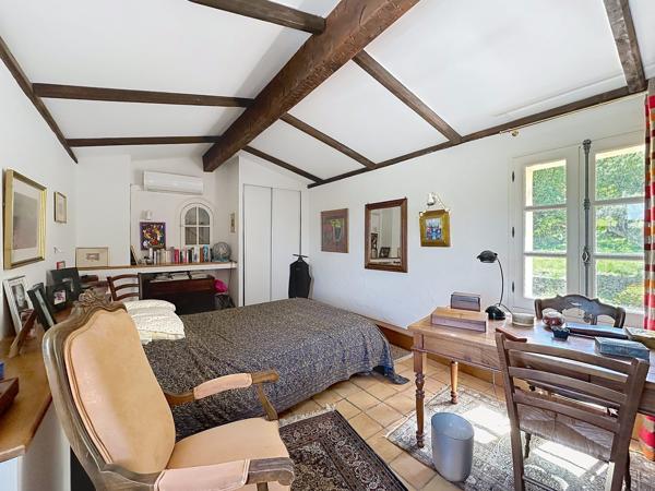 Maison de Maître sur 12000 m2 à Hyères