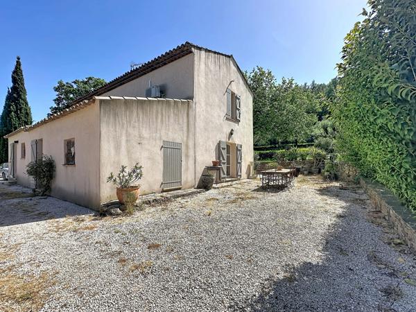 Maison de Maître sur 12000 m2 à Hyères