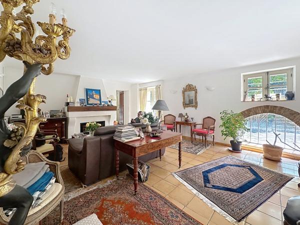 Maison de Maître sur 12000 m2 à Hyères
