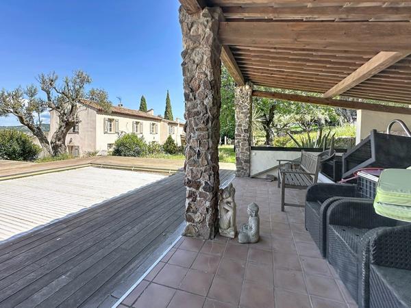 Maison de Maître sur 12000 m2 à Hyères