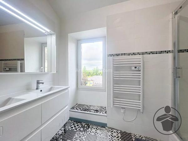 Vente Immeuble 3 pièces 105 m2 à Coutras