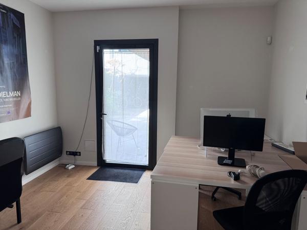 Bureaux à louer Nantes 350 m² avec terrasses et parking à vélos