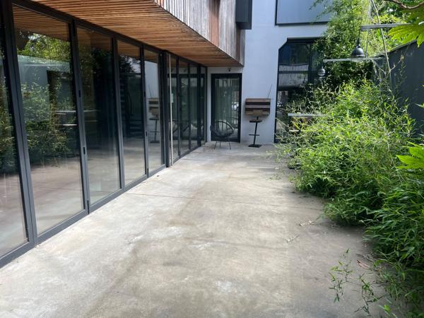 Bureaux à louer Nantes 350 m² avec terrasses et parking à vélos
