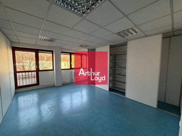 Bureaux 456 m2 à vendre à La Tronche accès tram immédiat et rénové