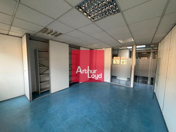 Bureaux 456 m2 à vendre à La Tronche accès tram immédiat et rénové