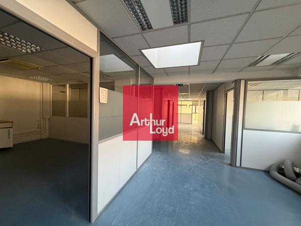 Bureaux 456 m2 à vendre à La Tronche accès tram immédiat et rénové