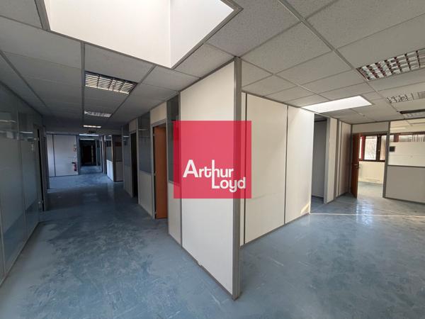 Bureaux 456 m2 à vendre à La Tronche accès tram immédiat et rénové