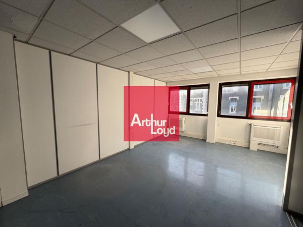 Bureaux 456 m2 à vendre à La Tronche accès tram immédiat et rénové