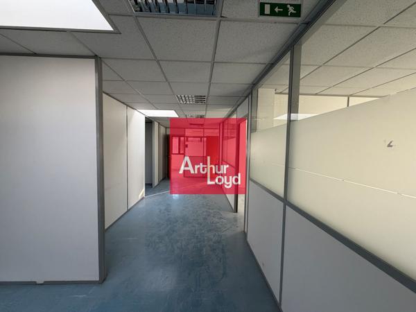 Bureaux 456 m2 à vendre à La Tronche accès tram immédiat et rénové
