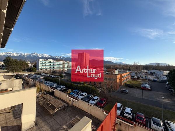 Bureaux 456 m2 à vendre à La Tronche accès tram immédiat et rénové