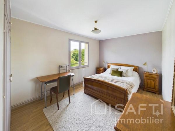 PESSAC – Maison familiale de 95 m² avec garage, terrasse et stationnements