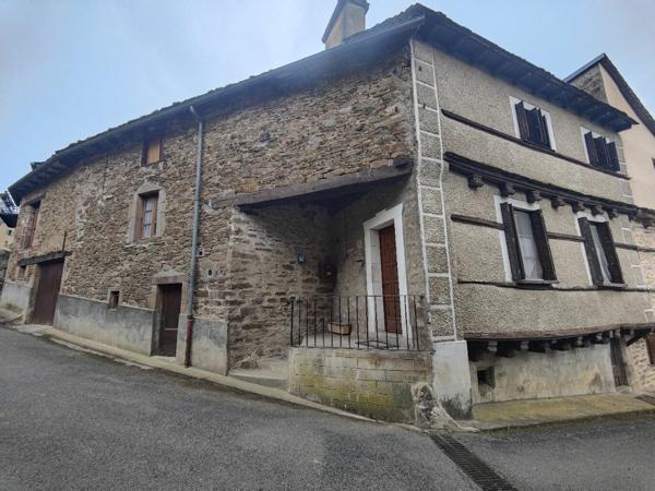 CALMONT-MAISON AVEC JARDIN A RENOVER Calmont