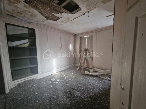 Immeuble commercial de 196 m²