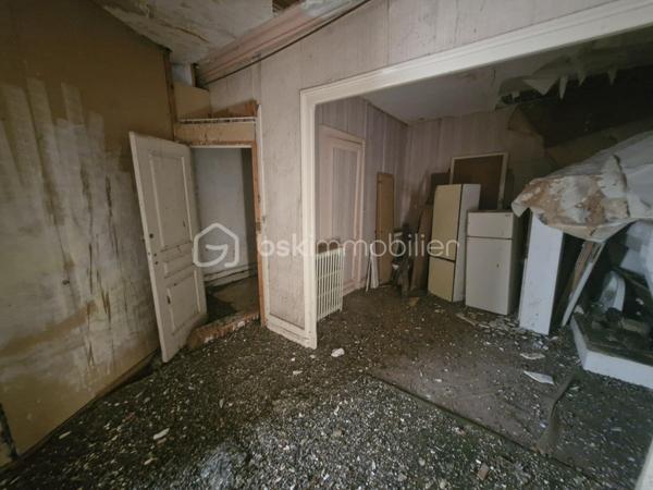 Immeuble commercial de 196 m²