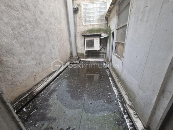 Immeuble commercial de 196 m²