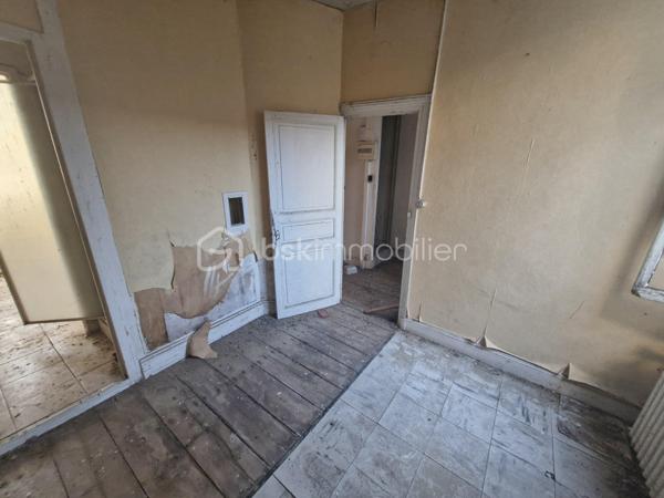 Immeuble commercial de 196 m²