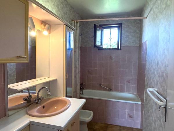 Maison de plain-pied à Saint-Baudille – Vue imprenable et beau potentiel