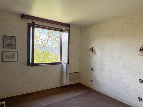 Maison de plain-pied à Saint-Baudille – Vue imprenable et beau potentiel